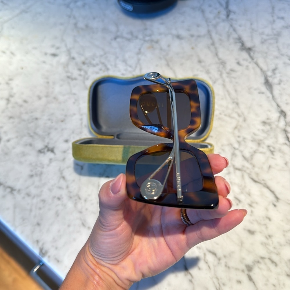 Gucci Tortoiseshell Square Sunglasses - Picture 10 of 11